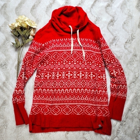 ✨️CL Eddie Bauer Soft Red Cowl Drawstring Neck Festive Winter Print Sweater Sz S - Picture 1 of 12